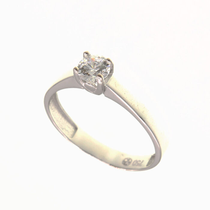 Solitaire 4 griffes  en Or 750 / 1000 (18K)