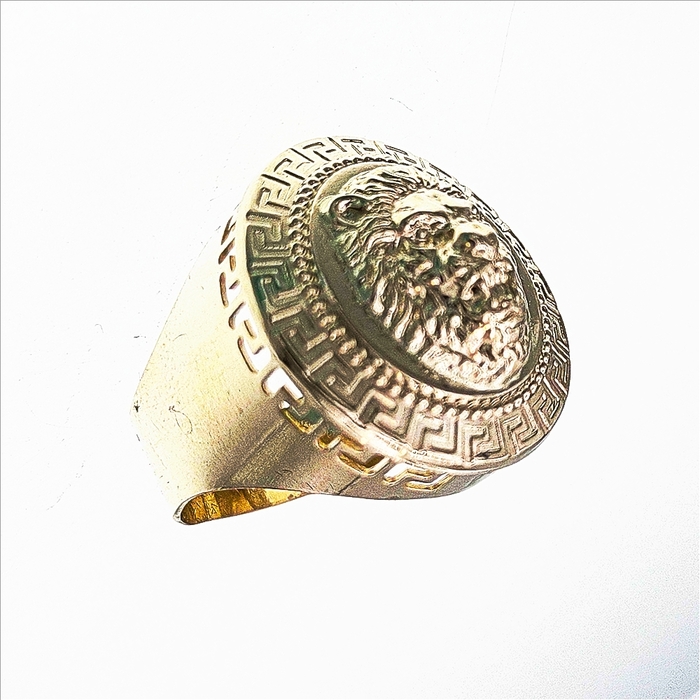 Chevalière table ronde tete de lion et motifs grec  en Or 750 / 1000 (18K)