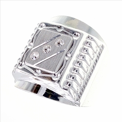 Chevalière table rectangulaire avec trois pierres en diagonal  en Argent 925 / 1000